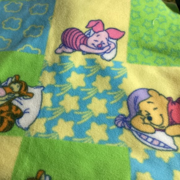 Winnie the Pooh fabric & ribbon - Picture 2 of 4